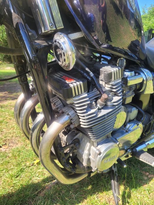 YAMAHA XJ700 maxim