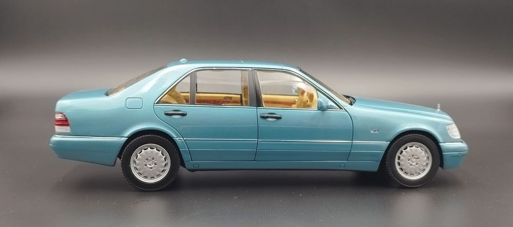 1:18 Norev Mercedes-Benz S500 W140 model używany