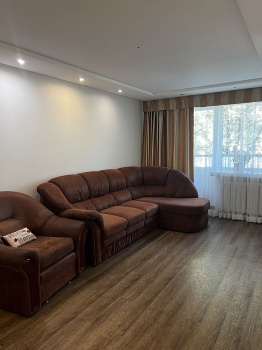 ЦЕНТР міста. Біля Злати Плази та драмтеатру, Погодинно