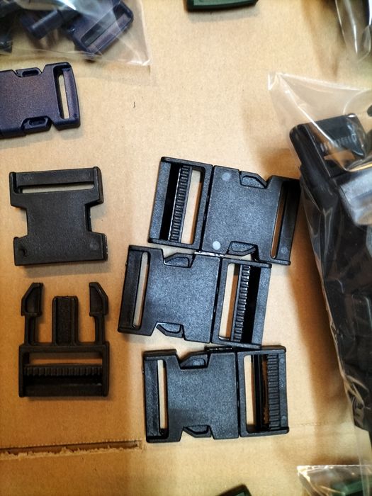 Klamry zatrzaskowe - 260 sztuk