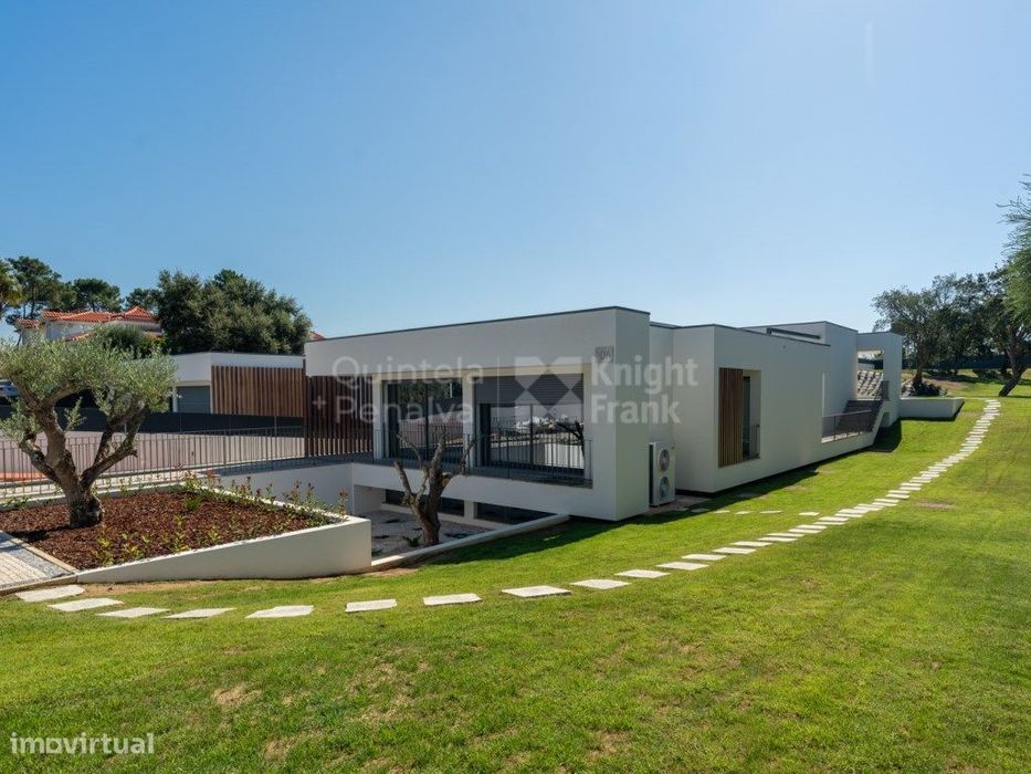 Moradia T7 com jardim e piscina na Verdizela