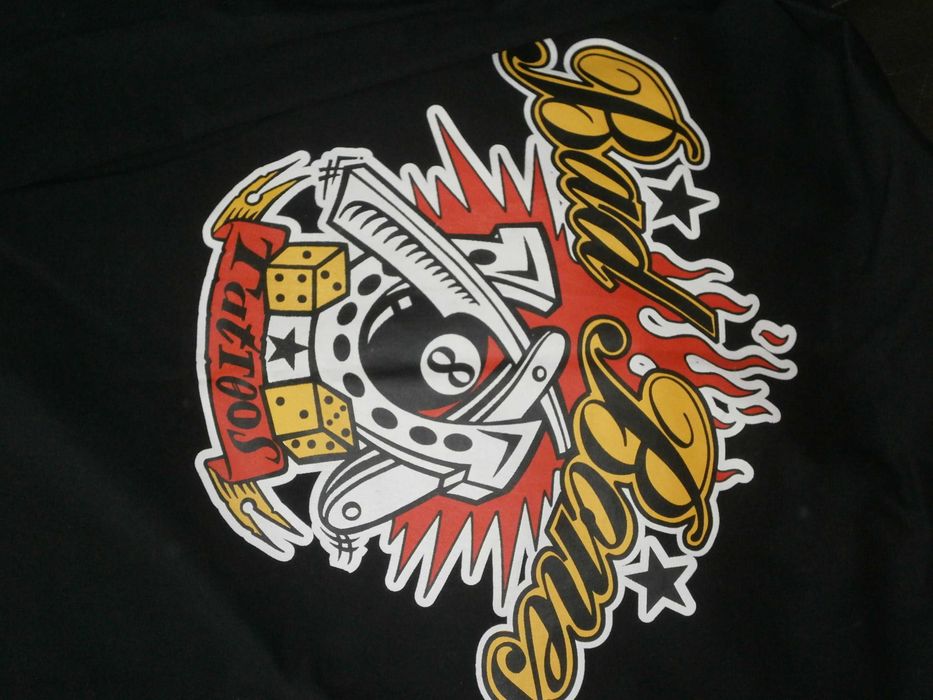 camisa preta manga curta