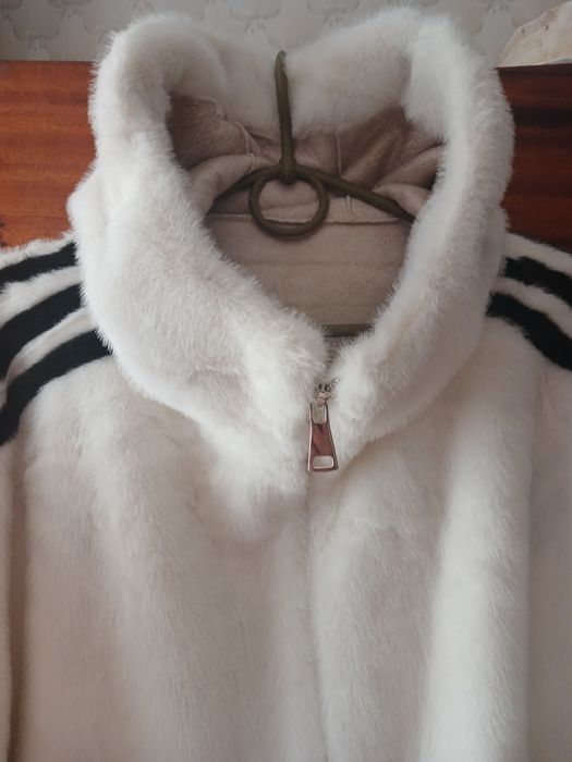 Продам нову стильну шубку