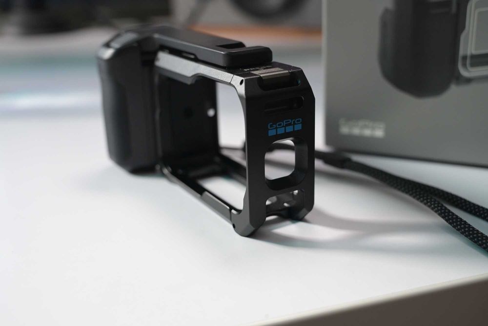 Gopro Mission 1 Point and Shoot GRIP