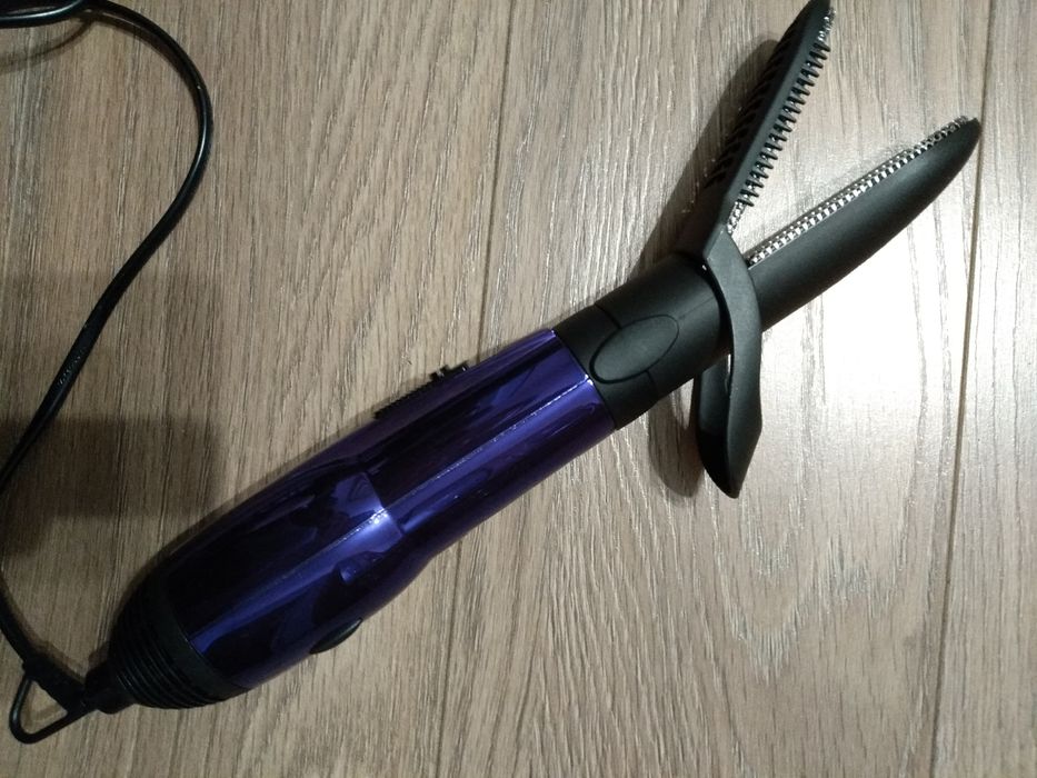 Фен-щітка Remington +3 насадки