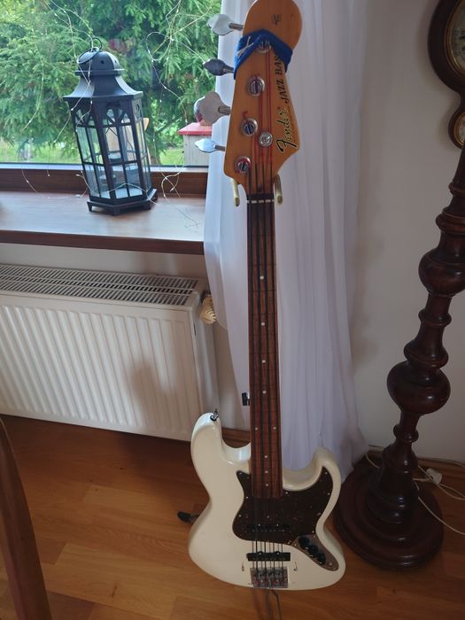 Gitara basowa fretless Jazz bas