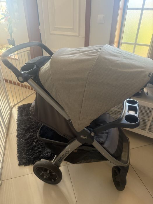 Carrinho de bebe Chicco  + cadeira Auto (ovo) com base