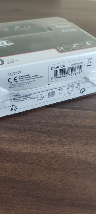 Lanterna de cabeça Petzl Actik 450 Lm. NOVA