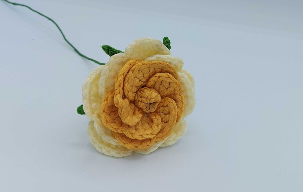 Flor em crochet feito à mão