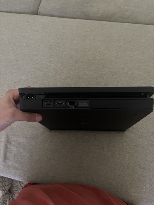 Ps4 slim pouco uso e um controle
