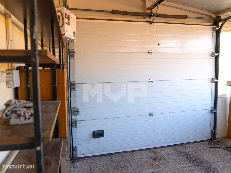 Moradia T4 transformada em T3 na Conceição de Faro