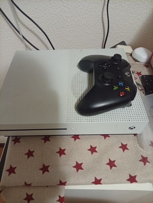Xbox One S, 1 Comando