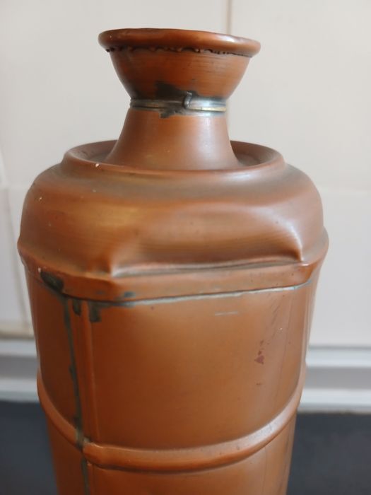 Botija cobre antiga