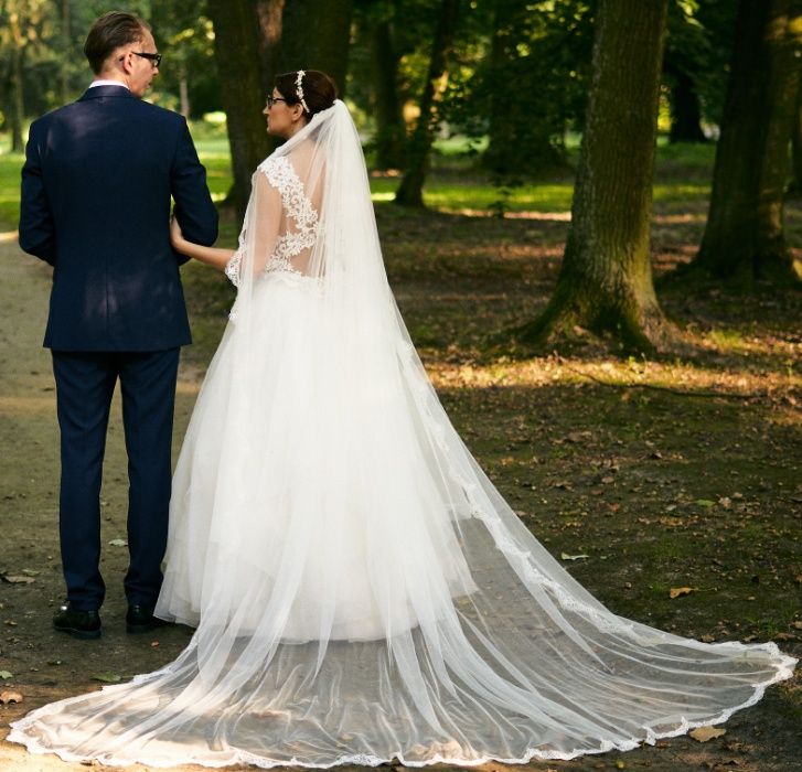 Welon 2,5 m kolor śmietanowy obszyty koronką
