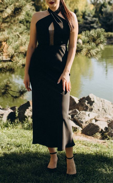 Сатинова  чорна сукня