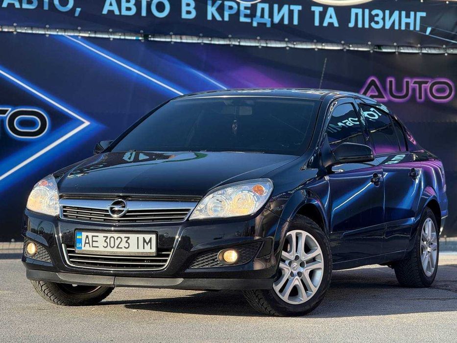 Opel Astra 2009, 1.6 бензин, автомат