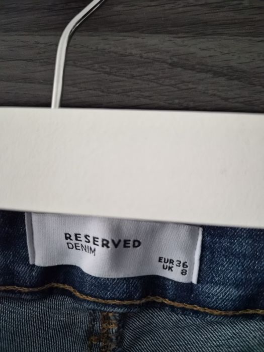 Niebieskie jeansy slim fit, Reserved rozm. 36