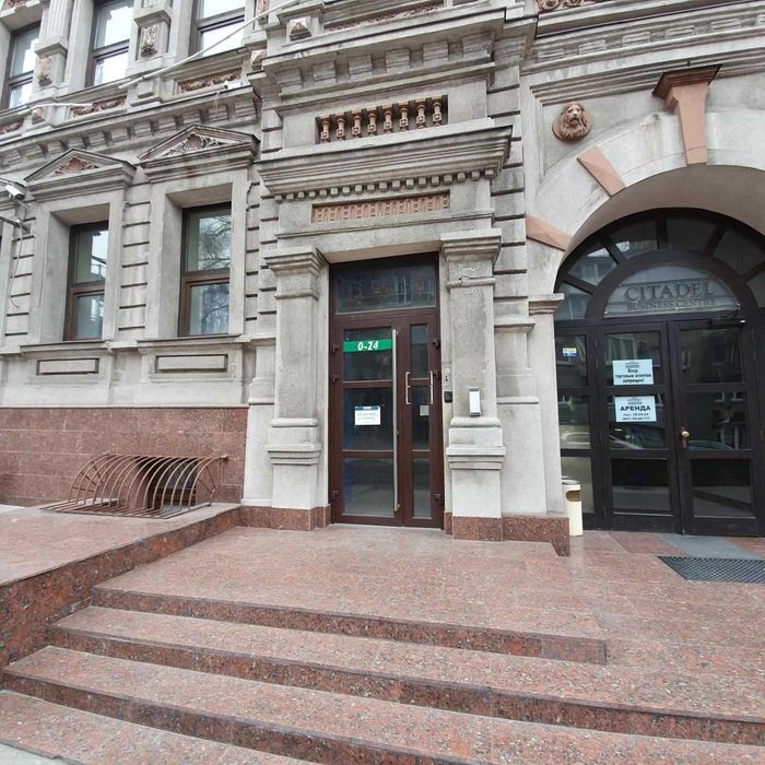 Продаж бізнес-центру 2735 кв.м, вул. Січових Стрільців, 20 (Центр)