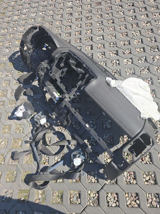 RAM V 2019+ Deska Kokpit Konsola wystrzelona poduszka pasy