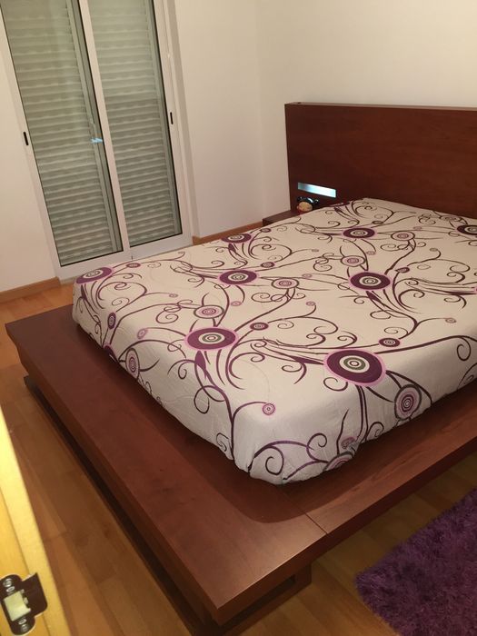 Cama moderna madeira maciça