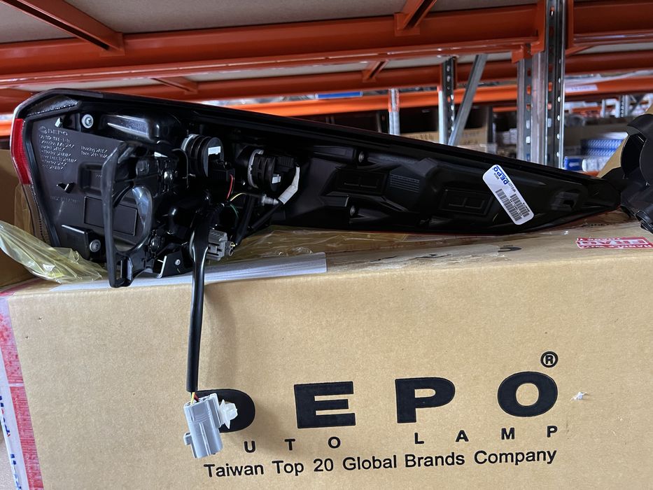 Ліхтар задній лівий Toyota Highlander 2021