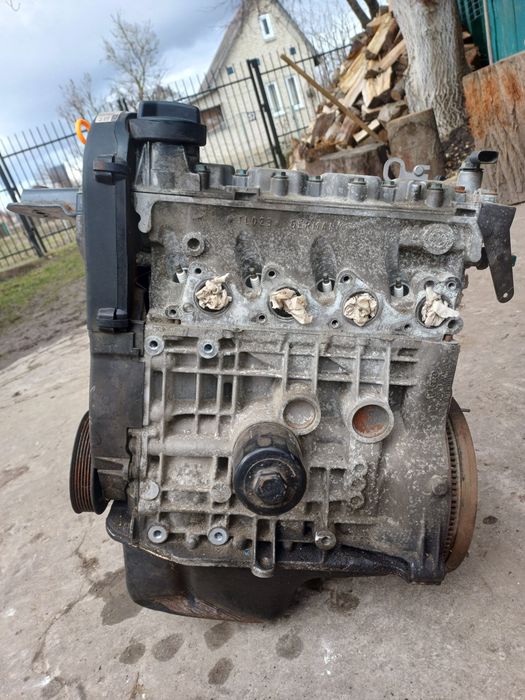 Двигун мотор двигатель фолькс  сиат ауді ауди vw seat audi 030103019h