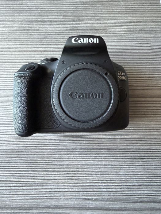Canon EOS 2000D + EF 18-55 IS II
