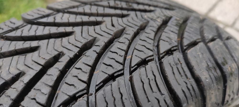 Opony zimowe 5mm 195/65/15 Bfgoodrich 2N4 ,N2