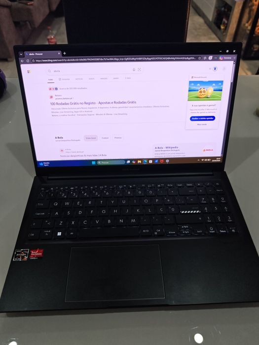 ASUS Vivobook 15 OLED | Ryzen 7 (8 Cores) | 16GB RAM | 512GB SSD |