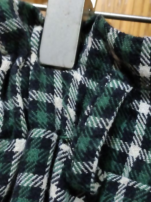 Vendo saia de xadrez verde