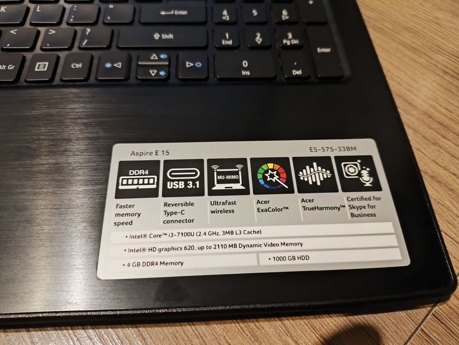 Laptop Asus Aspire E15 E5-575-33BM