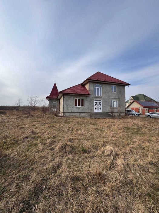Просторий будинок у Рідківцях 203 м² з великою ділянкою