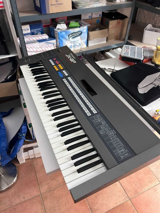 Sintetizador Roland JX-8P