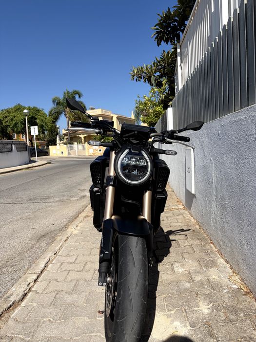 Honda CB650R como nova (35kw livrete)