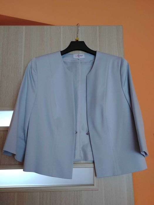 sukienka wesele elegancka weselna z żakietem kobieta