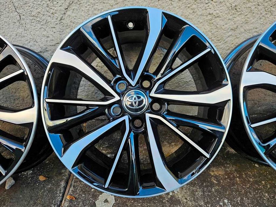 Felgi 17'' TOYOTA Avensis T29 T27 Verso Corolla Yaris Cross Auris C-HR LEXUS SUZUKI ORYGINALNE jak NOWE
