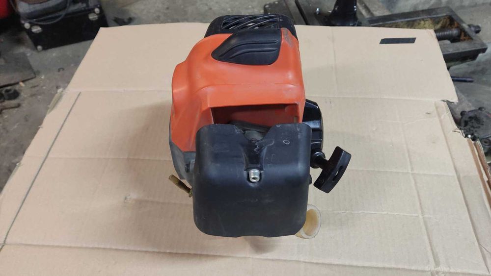 Продам двигун на мотокосу HITACHI