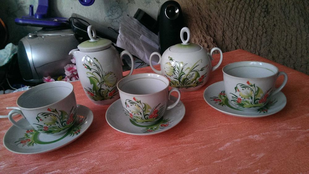 Фарфоровый Сервиз чайно-кофейный СССР сервантное хранение идеальное с.