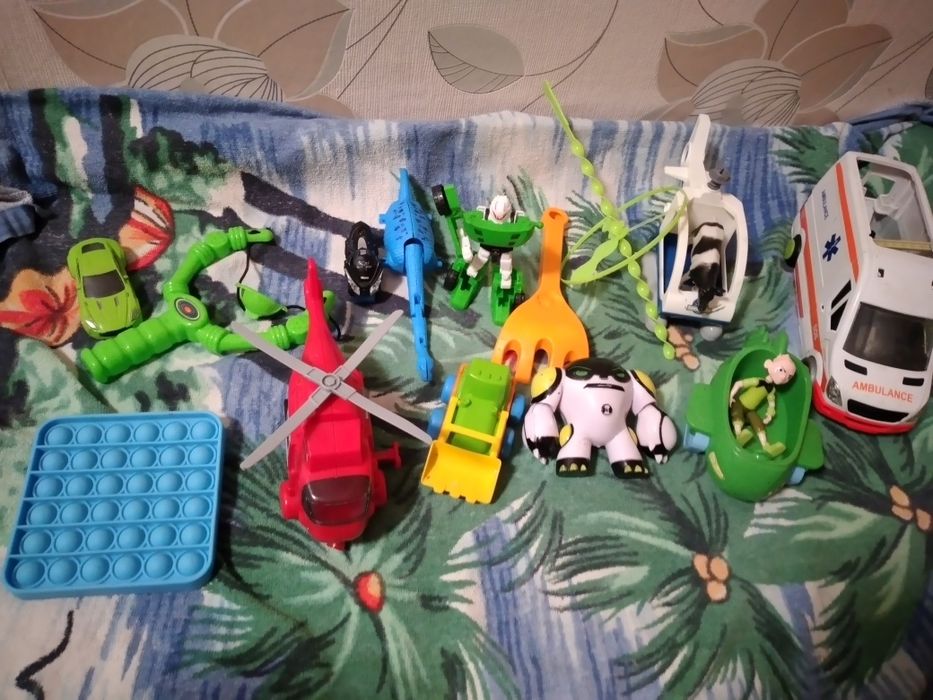 Віддамо іграшки для дітей