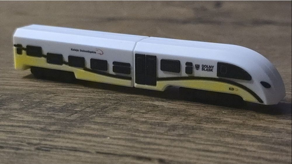 Pendrive pociąg Koleje Dolnośląskie KD