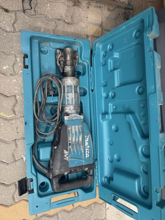 Młot wyburzeniowy Makita HR 1317CB Uszkodzony