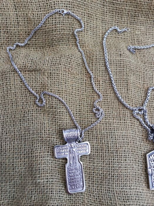 Серебрянние цепочки крестики