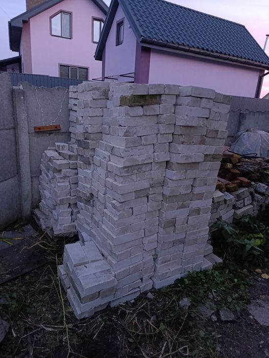 Продам силікатну б/у цеглу, терміново
