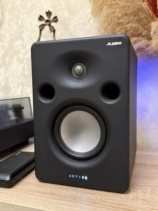 Студійні монітори Alesis Active