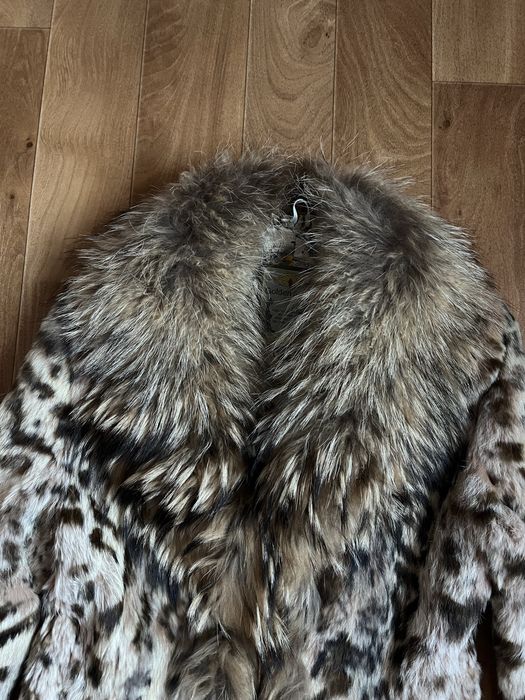 Комплект: шуба и шапка с мехом енота