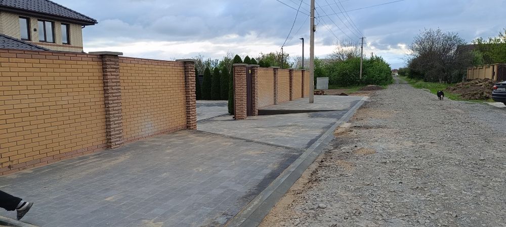 Укладання тротуарної плитки в Смілі та Черкасах