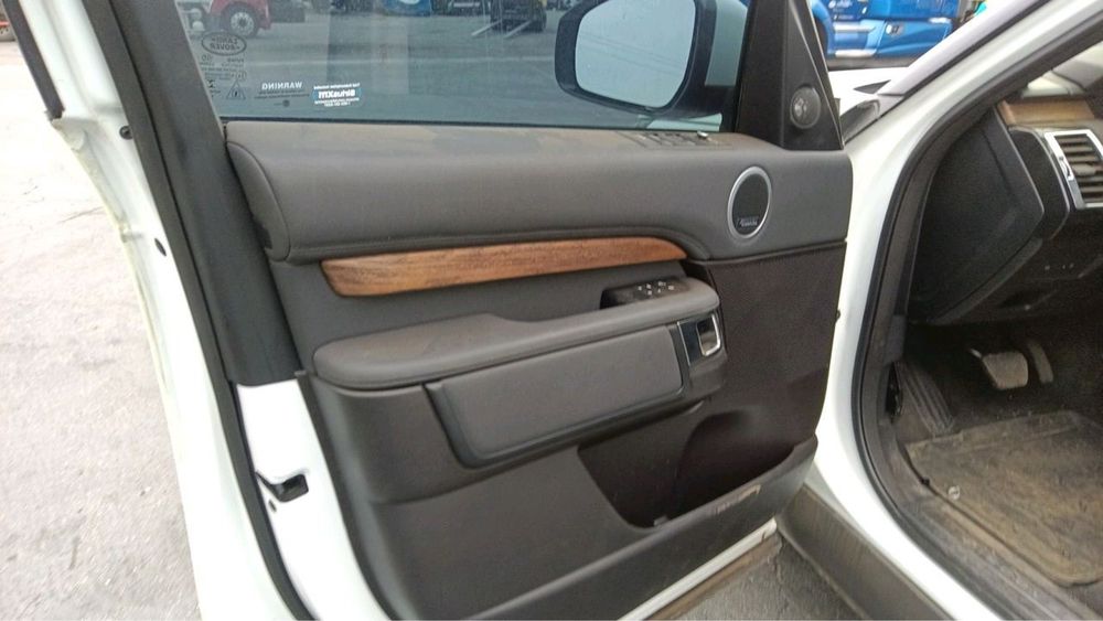 LAND ROVER Discovery 2017 VIN SALRRBBV8HA044943 фото оголошення 8 з 23