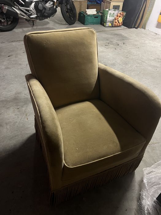 Senhorinha antiga em optimo estado