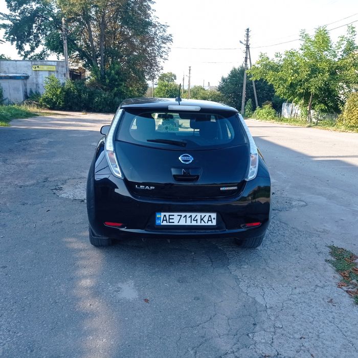 Nissan leaf 2016 р.
