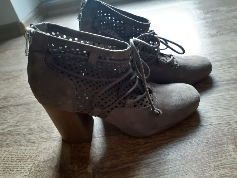 Clarks 37 botki skóra naturalna